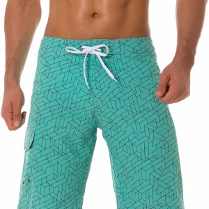 Short hawaïen décontracté à taille plate vert clair pour hommes
